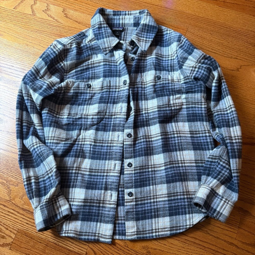 Patagonia women’s blue Fjord flannel shirt